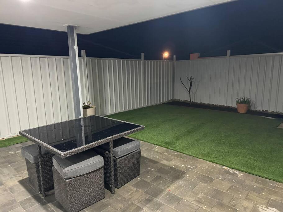 Holiday home Golfers Dream 300m To The Dawesville